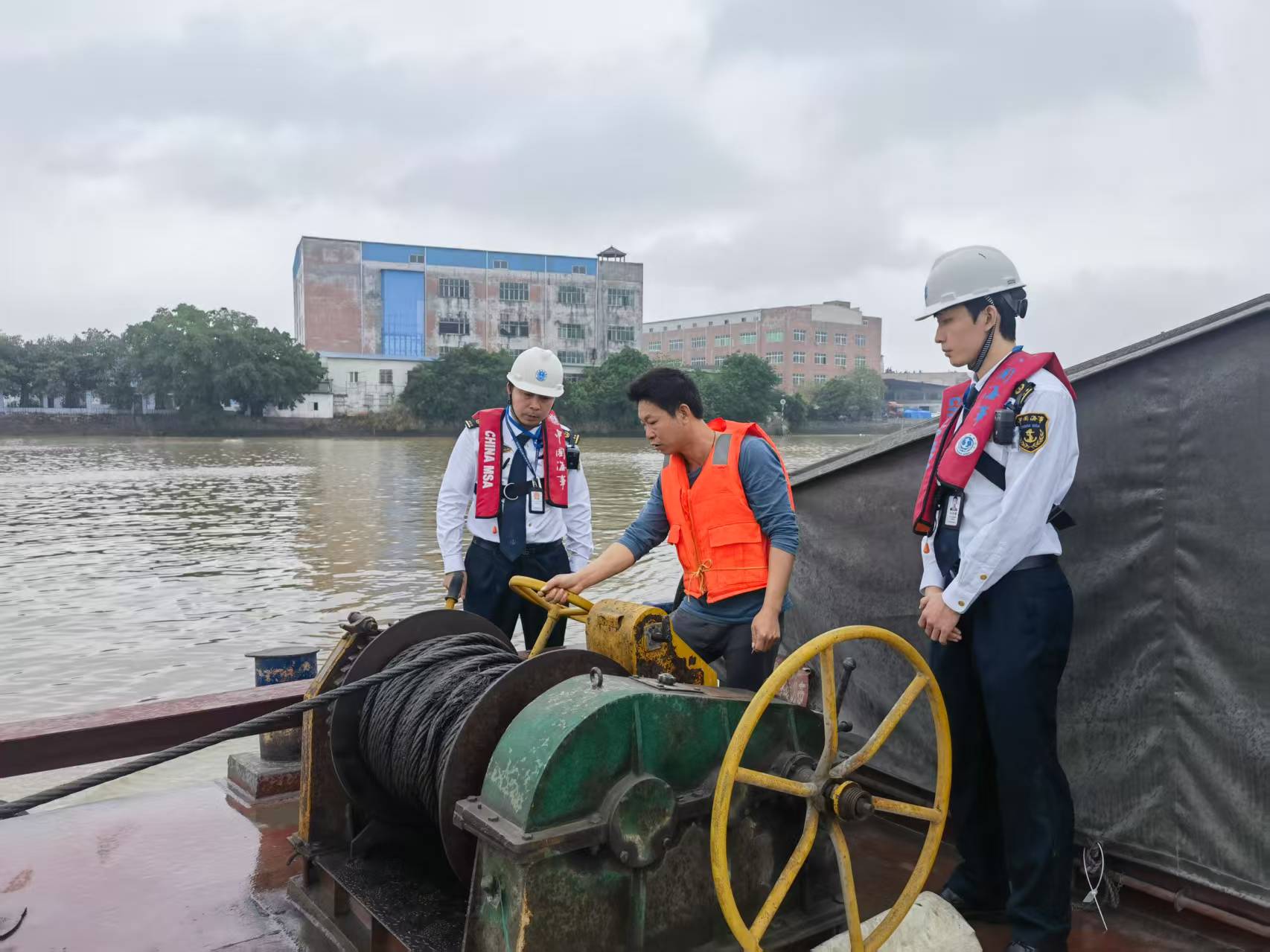 20250412强对流天气来袭 增城处积极做好辖区水上交通安全监管工作1.jpg