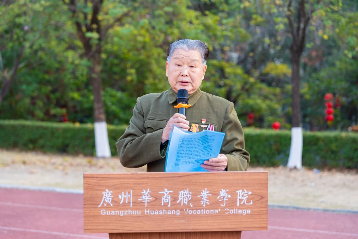 2019年3月21日,区政府副区长尹博望(左六)参加快三官网
退役军人事务局挂牌仪式后同大家合影留念(1).JPG